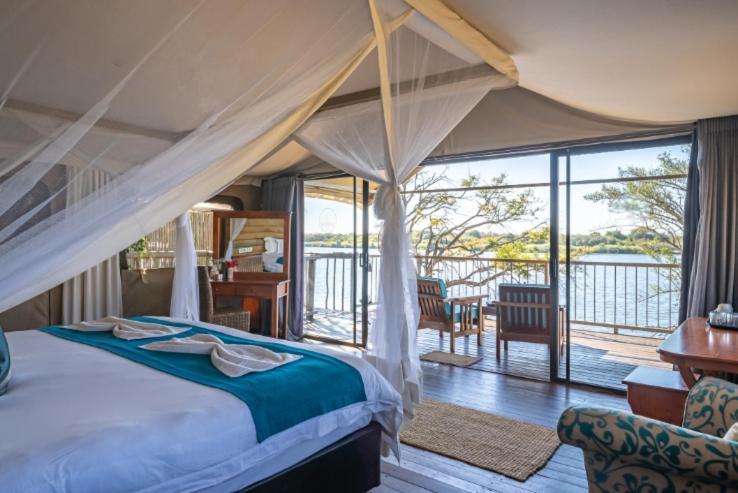 Jackalberry Chobe Hotel Kasane Bagian luar foto