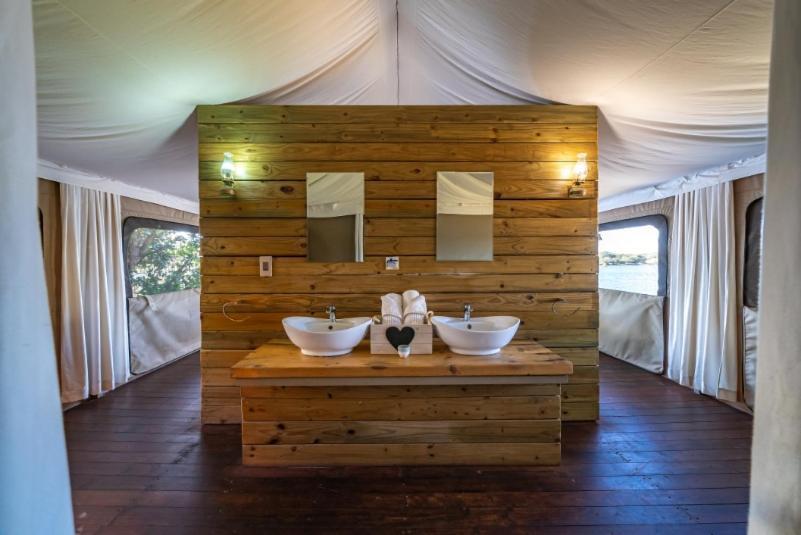Jackalberry Chobe Hotel Kasane Bagian luar foto