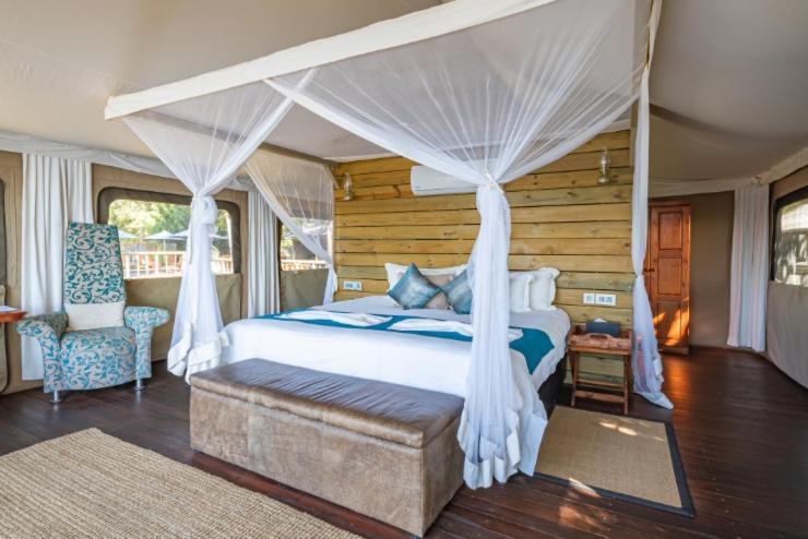 Jackalberry Chobe Hotel Kasane Bagian luar foto